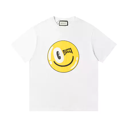 GUCCI Tシャツスマイルロゴ|ブラック/ホワイト GUCCITシャツウィンクスマイル|グッチ ロゴ入り GUCCITシャツ メンズ/レディース|スマイルデザイン