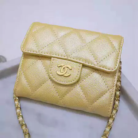 ブランドシャネル/Chanel財布 洗練された小銭入れはミニで少しレトロな可愛らしい雰囲気があります財布