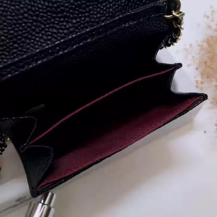 ブランドシャネル/Chanel財布 洗練された小銭入れはミニで少しレトロな可愛らしい雰囲気があります財布