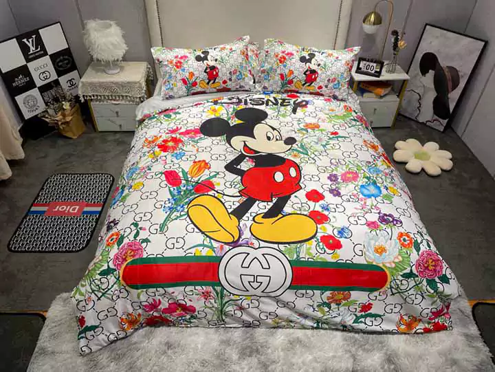 gucciグッチ春の水洗ディズニー Disneyシルク4点セット軽量贅沢ベッド品シルク滑り裸寝アイスシルクシーツ専門店cabayacase