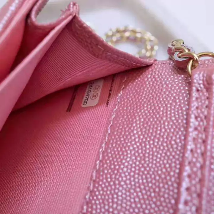 ブランドシャネル/Chanel財布 洗練された小銭入れはミニで少しレトロな可愛らしい雰囲気があります財布