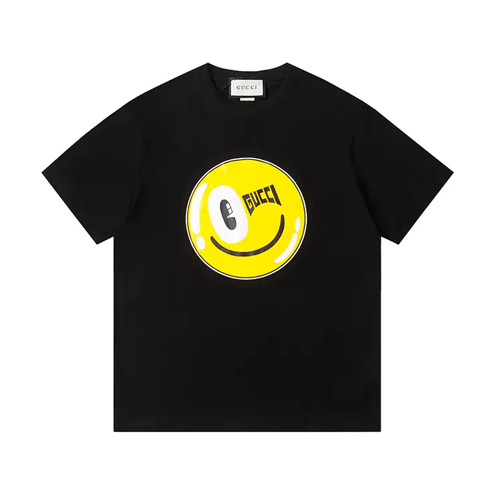 GUCCI Tシャツスマイルロゴ|ブラック/ホワイト GUCCITシャツウィンクスマイル|グッチ ロゴ入り GUCCITシャツ メンズ/レディース|スマイルデザイン