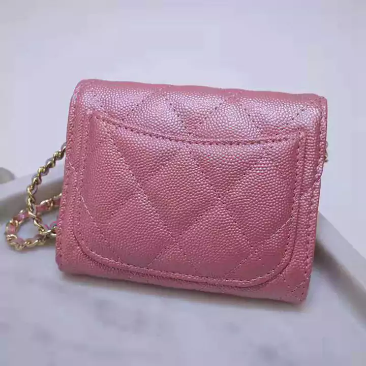 ブランドシャネル/Chanel財布 洗練された小銭入れはミニで少しレトロな可愛らしい雰囲気があります財布